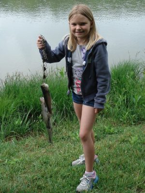 Girl Scouts on X: Daddy/Daughter fishing trip, anyone? Brownie Troop 29142  held their first “Father/Daughter Fishing Derby Sunday!   / X